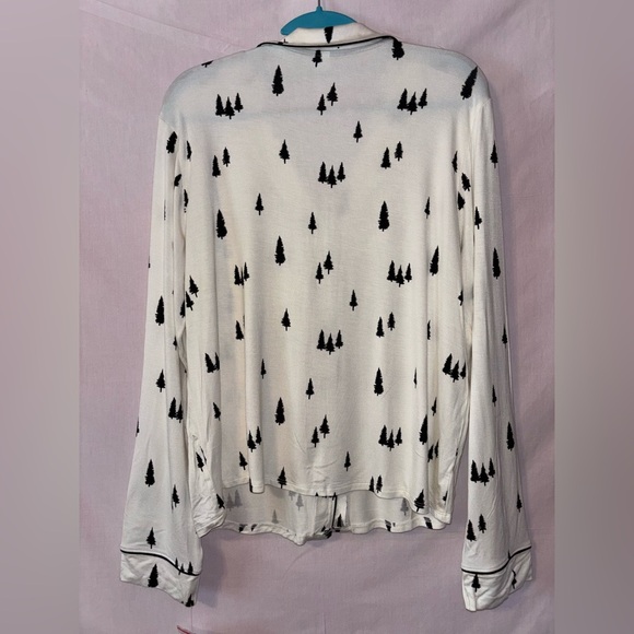 Tranquil & True White Shirt with Black Tree Design - Picture 6 of 9